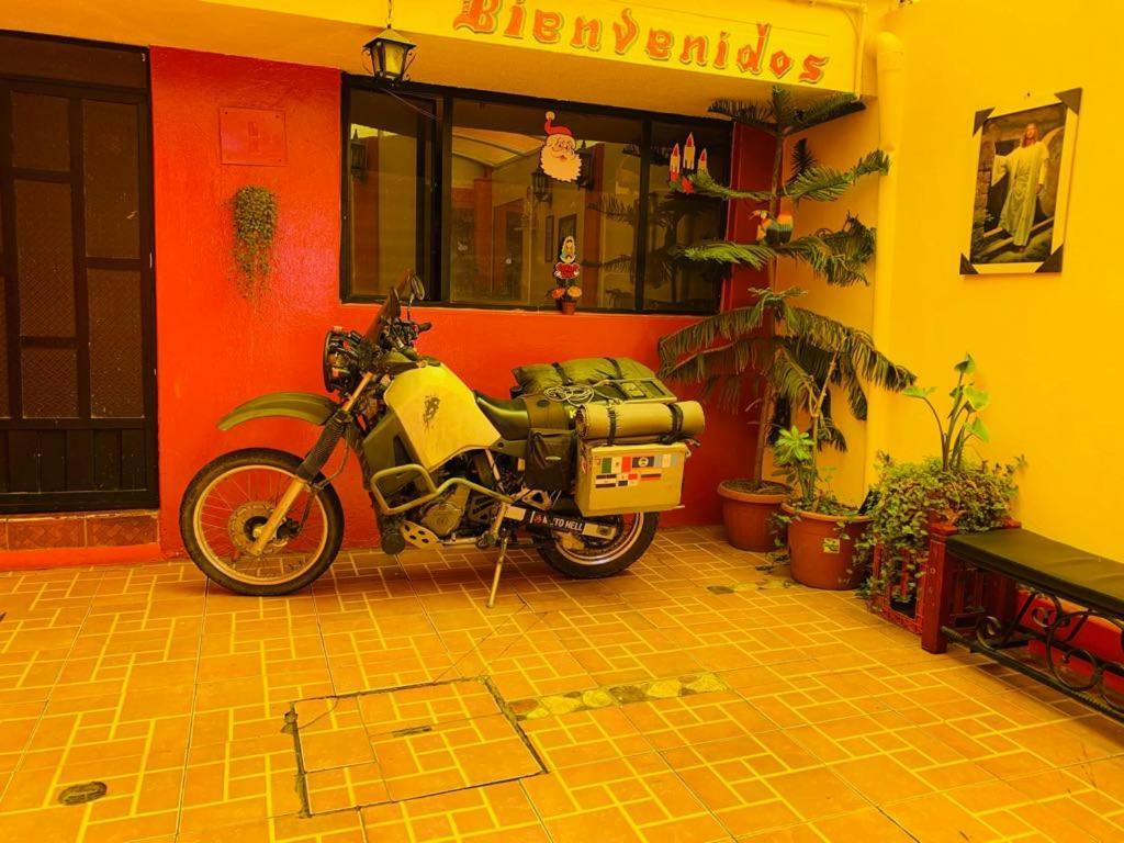 Hostal Rosita Latacunga Ngoại thất bức ảnh