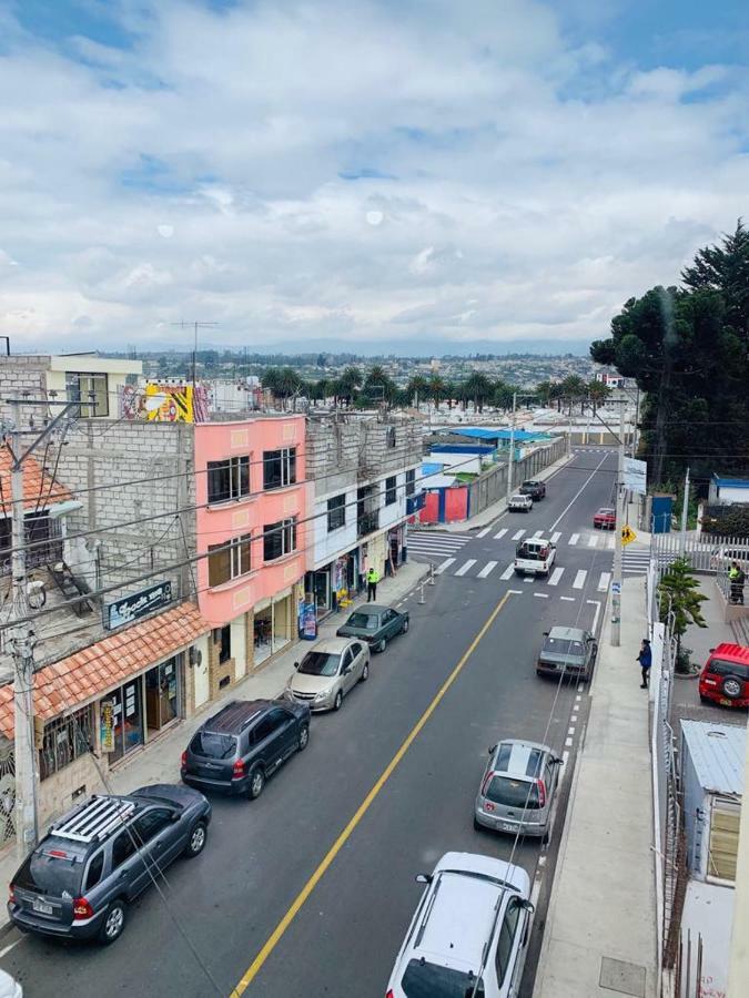 Hostal Rosita Latacunga Ngoại thất bức ảnh