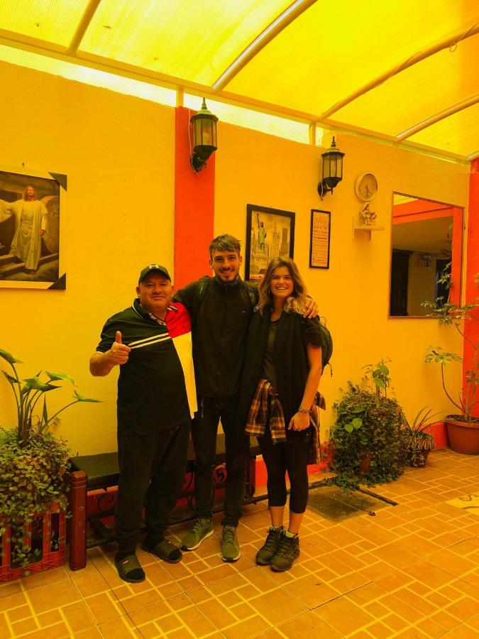 Hostal Rosita Latacunga Ngoại thất bức ảnh